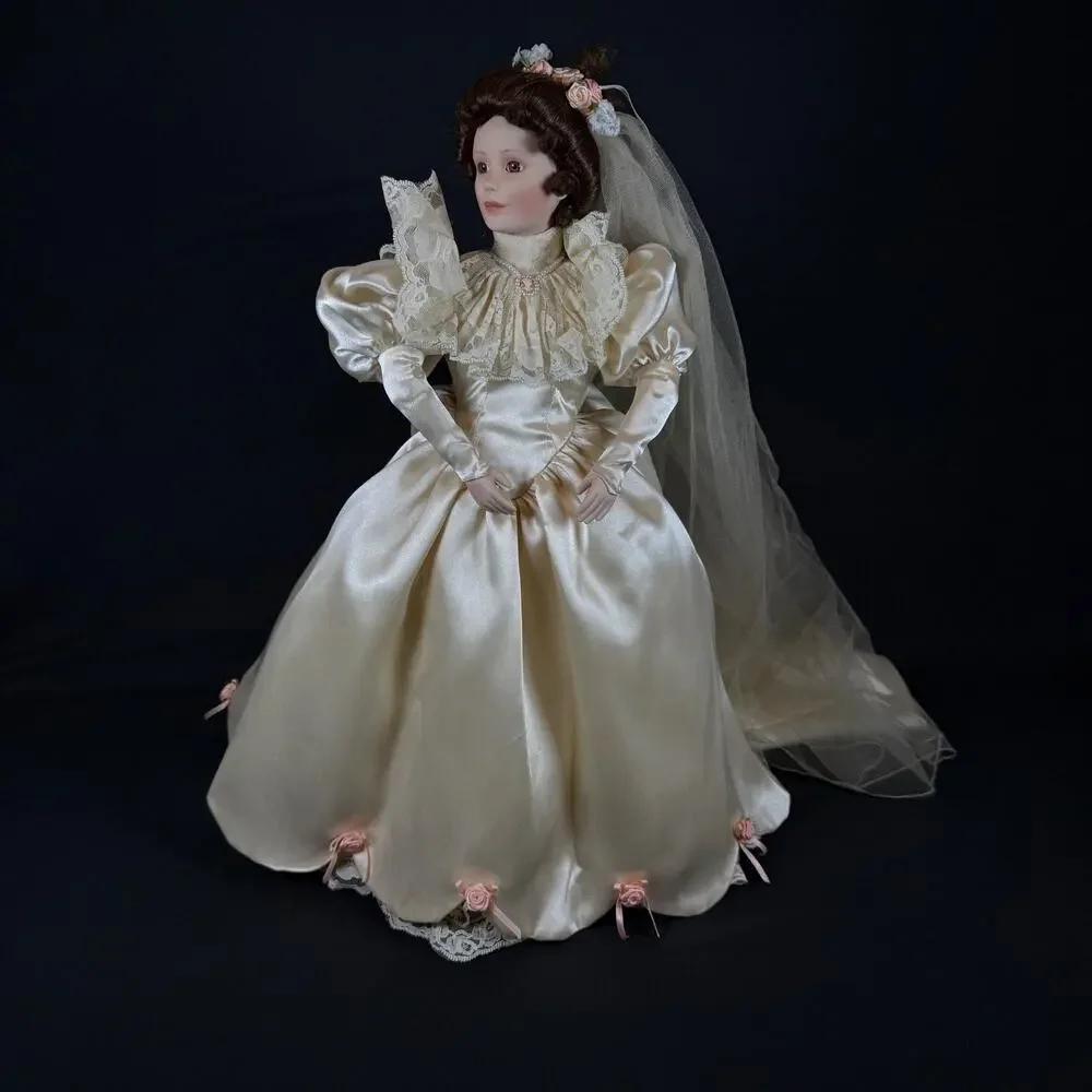 Ashton Drake Galleries Elizabeth 1990s Porcelain Doll Wedding Dress Vintage 20'